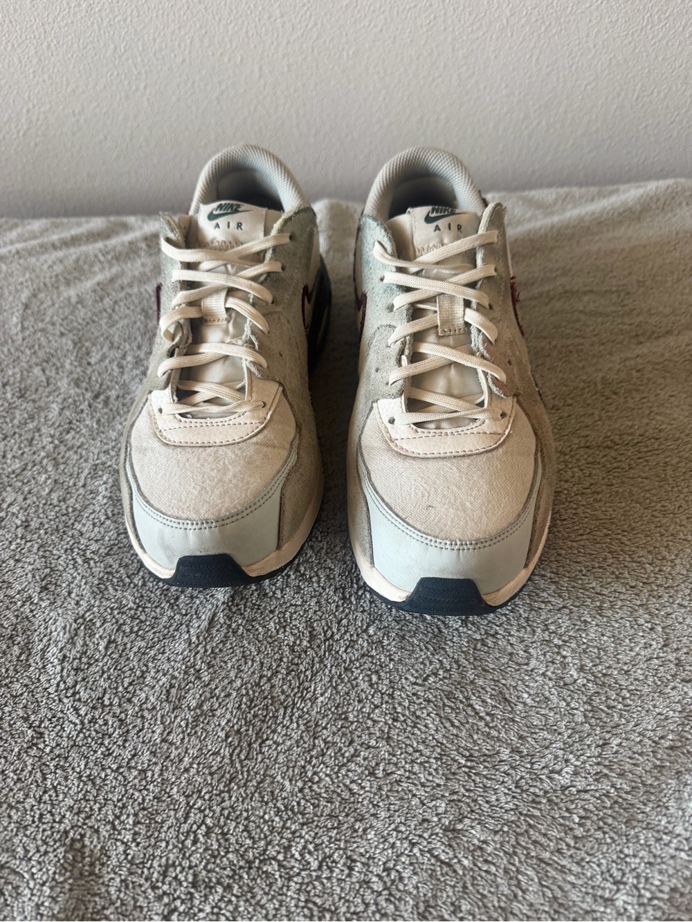 Nike Men’s Sneakers in Beige, Green, Black - Picture 2 of 9